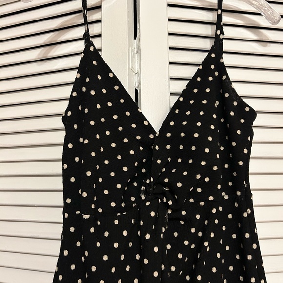 Black dress with white polka dots. Never worn. - Picture 4 of 4